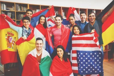 【夢占い】外国人の夢は未知の分野で活躍できる予感