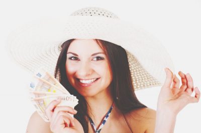 【12星座お金持ちの道】射手座は旅行が金運上昇のきっかけに