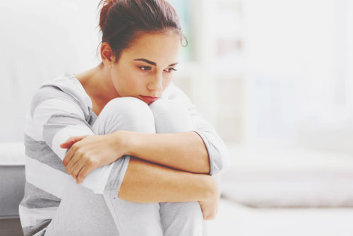 12星座【さみしがりや】ランキング　双子座は1人に耐えられずLINEを高速返信！