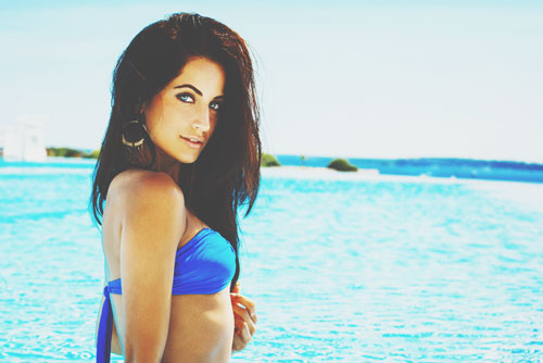 水着の色別・男性へ与える印象　ブルーは落ち着いた女性、誠実な恋を求める人にオススメ！