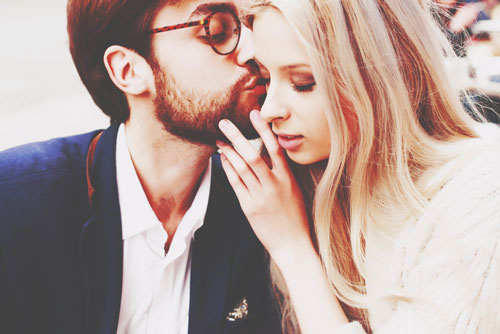 12星座別【運命の人があなたを選ぶ理由】双子座女性は居心地のいい距離感があるから