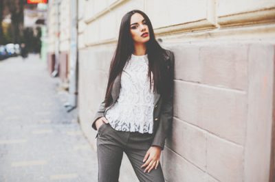 12星座【カッコイイ女性】ランキング　双子座は執着なし！