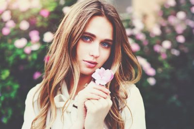 血液型【愛情表現の仕方】あるある　A型は視線を送る！