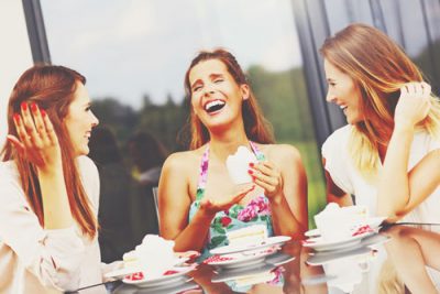 幸運を呼ぶ女子会のススメ　タラレバ話に要注意！