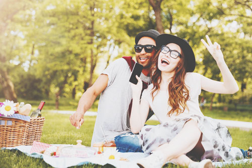 【誕生月・恋愛事典】11月生まれは恋をすることで人生をエンジョイできる人！