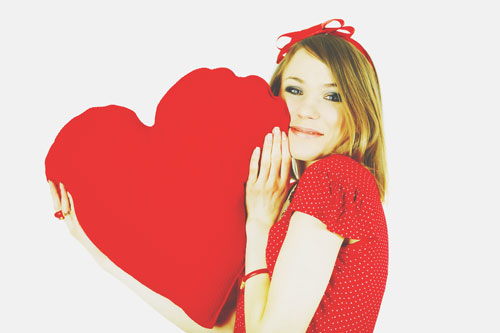 【誕生月・恋愛事典】12月生まれは恋に一生懸命、ときには肩の力を抜いて！