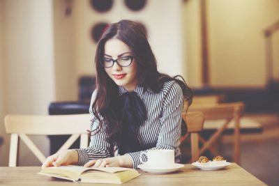 血液型【カフェ】あるある　A型は時間を忘れて読書に没頭