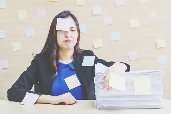 12星座【何でもかんでも後回し】ランキング　射手座はギリギリまで放置！