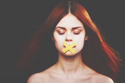 12星座【無口】ランキング　水瓶座は沈黙が苦にならない！