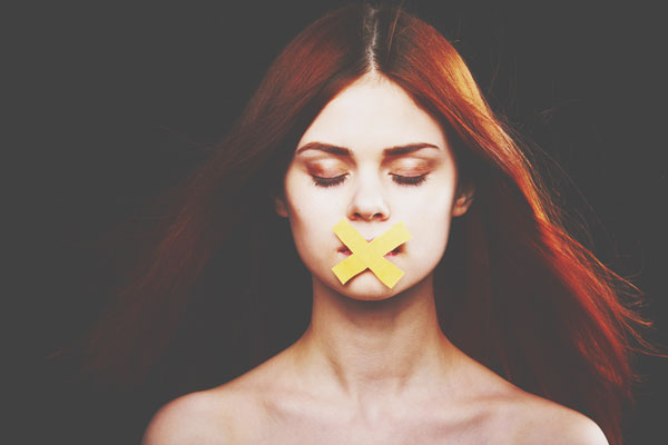 12星座【無口】ランキング 水瓶座はマイペースで沈黙が苦にならない!