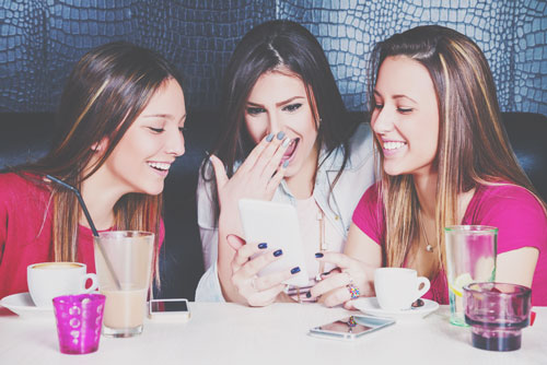 12星座【自分をネタにする】ランキング　射手座は自分のことを笑いに変える天才！