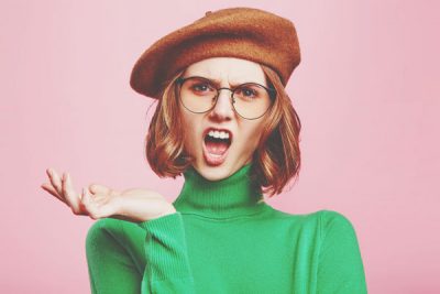 腹黒さの種類がわかる【心理テスト】1人だけ食事に誘われなかったとき、どう反応する？