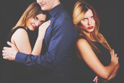 彼の血液型別【浮気の隠し方】O型男性は「忙しい」の一点張り！