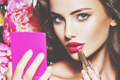 女性としての魅力がわかる【口紅占い】