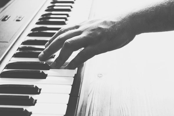 騒動で音楽活動を引退の小室哲哉　発言を撤回したほうがいい理由