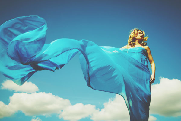 【夢占い】青が印象的な夢は願いがかなう予兆！　夢の中の「色」が意味すること