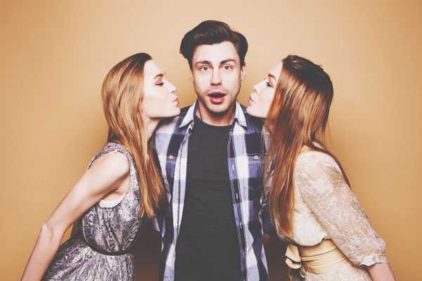 星座グループ別【友達と同じ人を好きになったら】蟹座・蠍座・魚座は気持ちが暴走!?