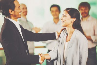 【運命線×成功の仕方】「月丘」から伸びている人は援助で成功！