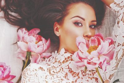 12星座【春、元気をもらえるコスメ】牡牛座はアイブロウ、双子座はチーク！