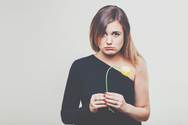 【心理テスト】しおれかけた花、どうする？　答えでわかる傷ついたときにしてほしいこと