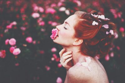 次に恋する相手がわかる【心理テスト】死後の世界でもらった花は？