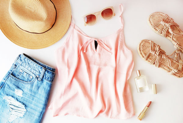 「女性は、明るい色を着ることで陰陽のバランスがよくなります」