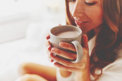 【夢占い】飲み物の夢が暗示することとは？