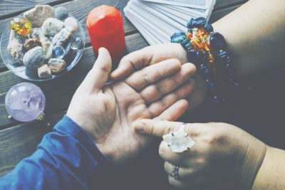 人気占い師があなたのお悩みその場で鑑定　『こちら西麻布占い相談所』