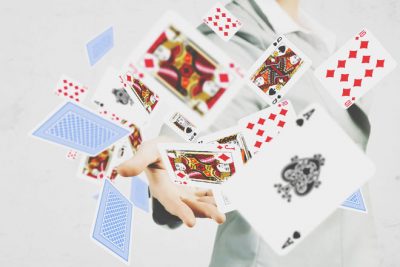 長澤まさみ主演『コンフィデンスマンJP』スタート！　視聴率低迷つづく月9の運命は？