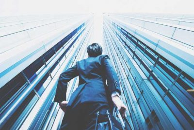 悩める就活生に占い師が送るアドバイス