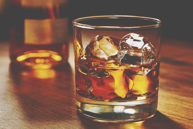 【スナックのママ占い】もしもスナックのママだったら、どんな風に店を切り盛りする？