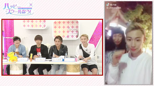 占い師のアドバイスを取り入れながらTik Tok動画を撮影