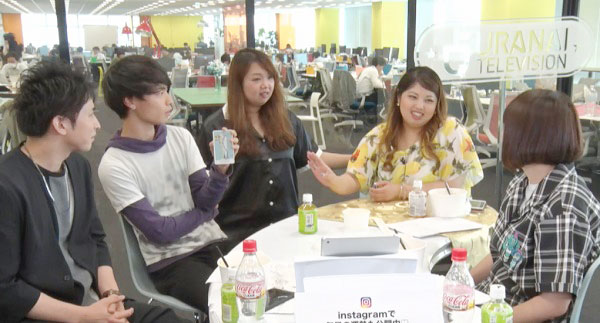 引いたのは「隠者のカード」。カードの解釈で盛り上がる