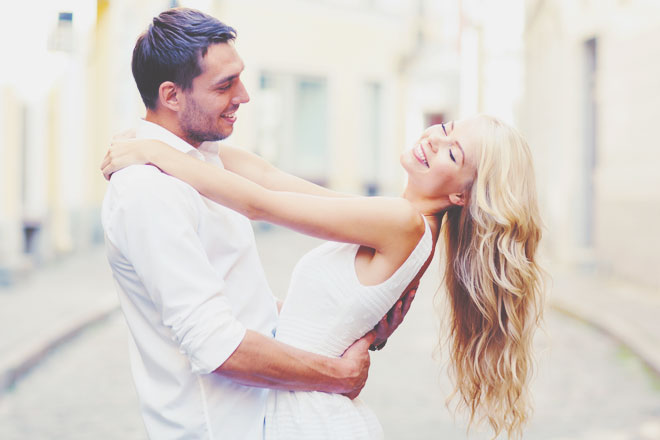 双子座へのベストアプローチは？　軽やかな恋の駆け引きを楽しんで！【12星座のトリセツ】