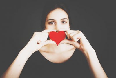 【血液型恋の落とし穴】A型は完璧な相手を求めすぎて、恋ができないジレンマに陥る！