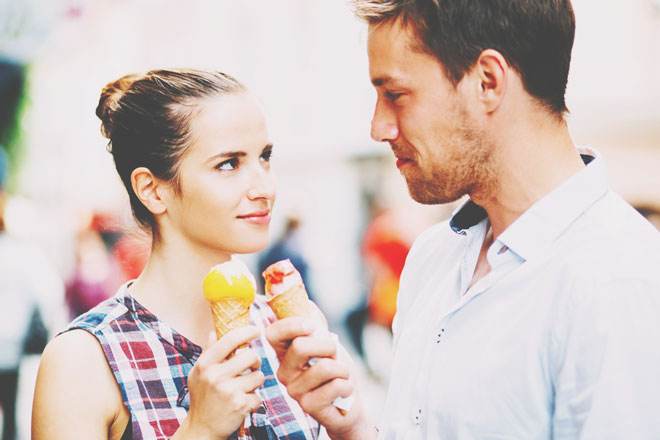 血液型【夏デートの失敗】あるある　A型は緊張と暑さで大量の汗をかきメイクが崩れる！