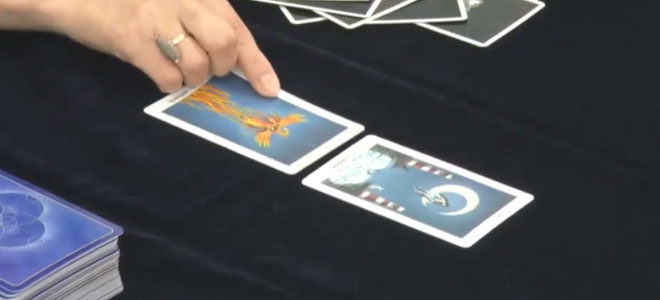 「不安でいっぱいな状態」「生まれ変わり」を暗示するカード