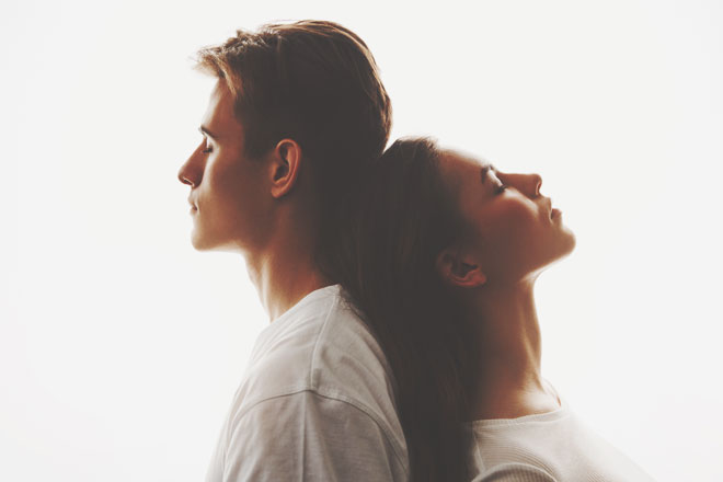 【無料占い】告白したらこの恋はどうなる？　ギャル占い師・飯塚唯があの人との未来をガチ鑑定！