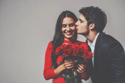 鼻がかゆいときは突然の告白をされる兆し!?　身体のパーツが教える吉凶のサイン7つ