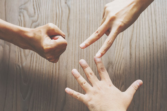 【心理テスト】ジャンケンでの負け方でわかる勝負運を高める方法