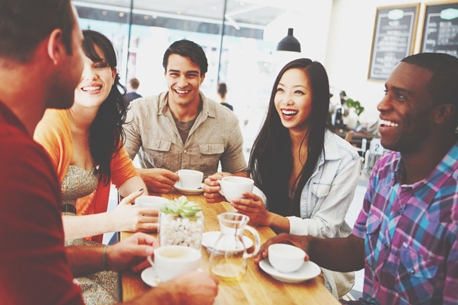 生まれ順【人間関係の達人】ランキング　中間子は空気を読んだり、距離の取り方が絶妙！