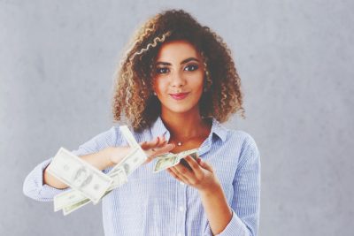 血液型【借金を断れない】ランキング　B型は相手を信じて何度でも貸す!?