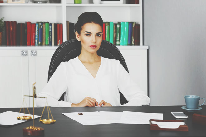 12星座【トラブルシューター】ランキング　水瓶座は感情的な当事者に対して超冷静！