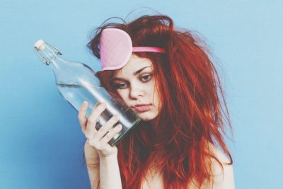 星座グループ別【お酒での後悔】火の星座は翌日必ず二日酔い!?