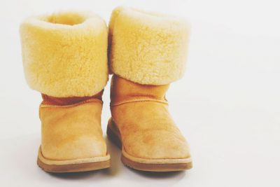 【2月のカラータロット占い】ラッキーカラーは「イエロー」、恋愛運アップはムートンブーツ！