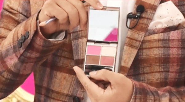 3「赤・オレンジ、ピンクなど、暖色系のアイシャドウを選びましょう」。