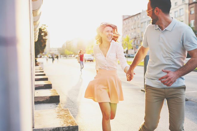 血液型【デートの誘い方】あるある　B型は「明日、暇？」とノリと勢いで誘う！