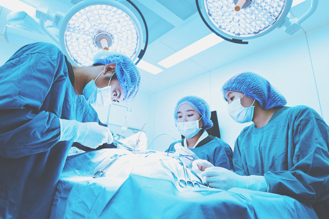 【夢占い】手術の夢は変身願望！　注射は男性器の暗示？　病院の夢が暗示すること