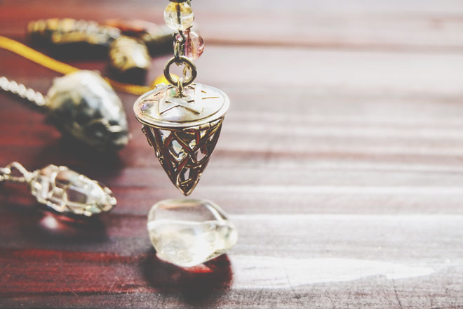 振り子を使った改元前のお清め法　嫌な感情を捨て、ポジティブパワーを取り入れよう！