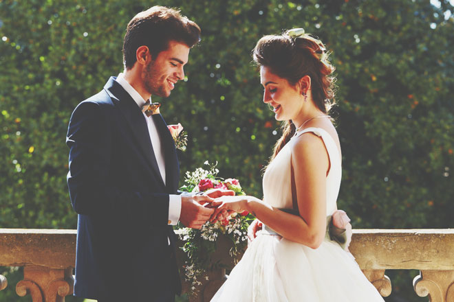 【無料占い】恋人から夫婦に……関係はどう変わる？　結婚した2人の未来を占う